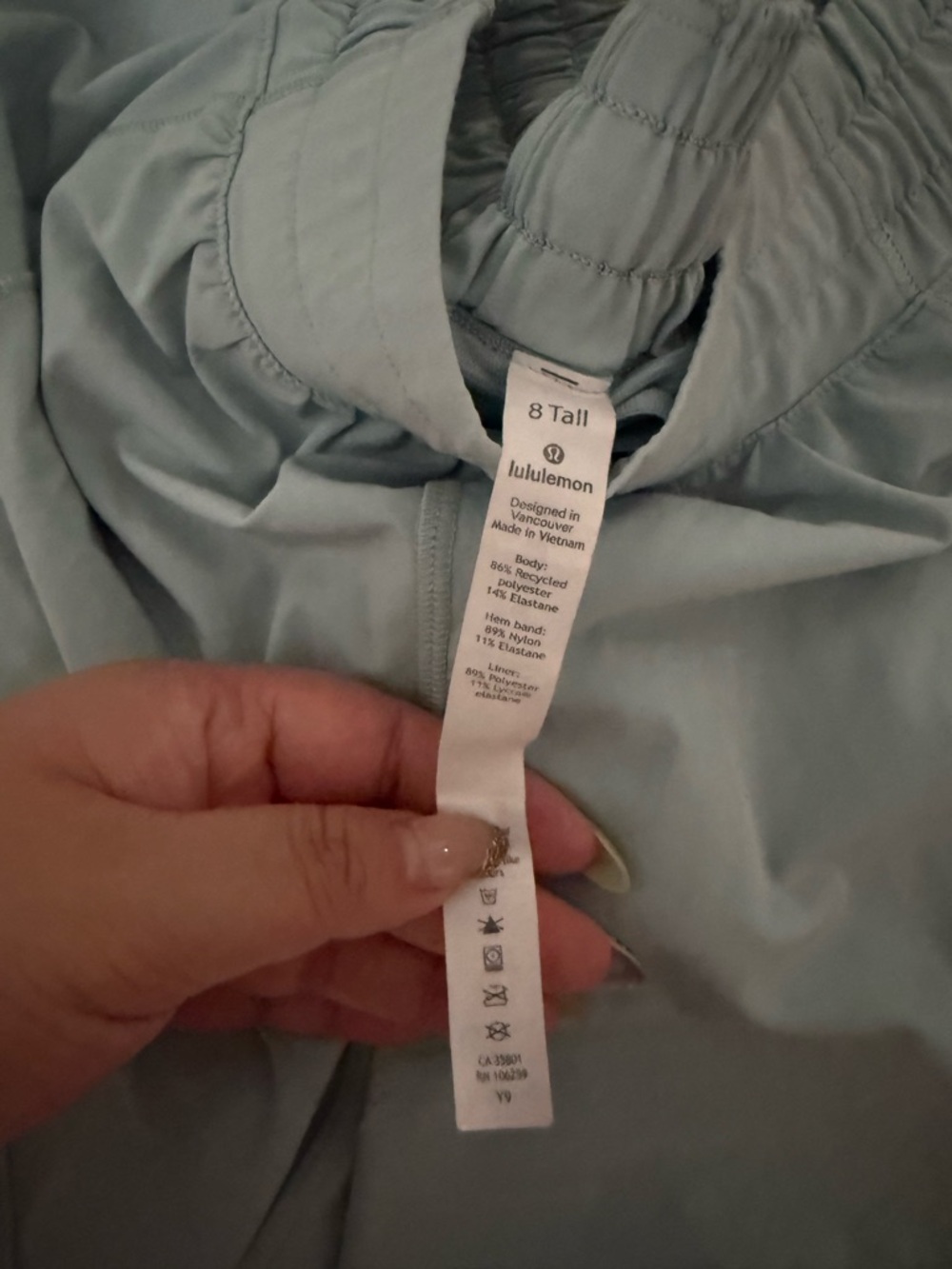 Lululemon Hotty Hot Shorts - Size 8 - Picture 3 of 4